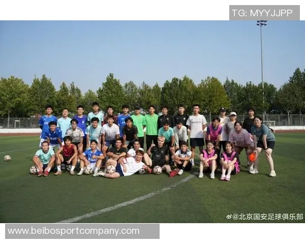 将北京国安足球公益课引入苏州共同感受足球带来的无限快乐与激情